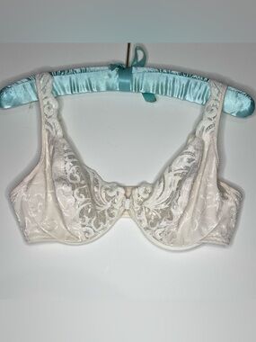 VTG Lilyette Underwire Bra Lace Jacquared Satin Style 0354 Size 38C Front Close
